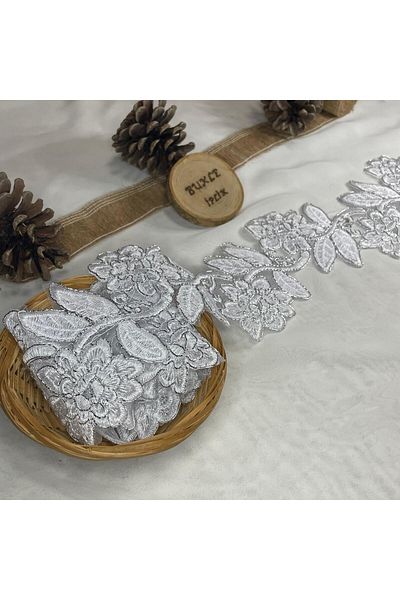 Bukle İplik Floral Patterned Silver Gilded Detailed Guipure Decorative Strip (8 cm Width) - 1 Meter