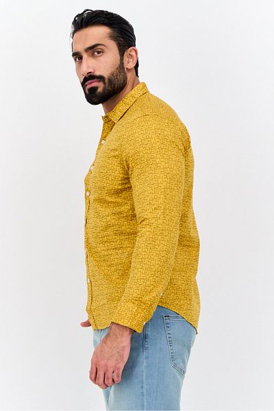 Levi's Men Slim Fit Plaid Long Sleeve Casual Shirt, Yellow