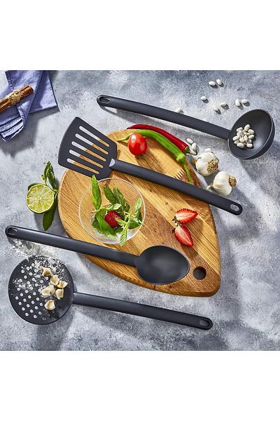 STOREMAX Sellbuystore Home 4-Piece Fireproof Non-Stick Teflon Coated Kitchen Set - Ladle, Colander, Spatula and Ka