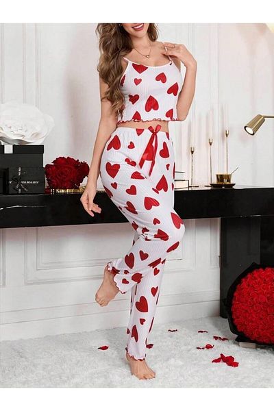 MEYLİYA Set pantaloni crop cu inimă roșie și pijama cu bretele - Special pentru Ziua Îndrăgostiților