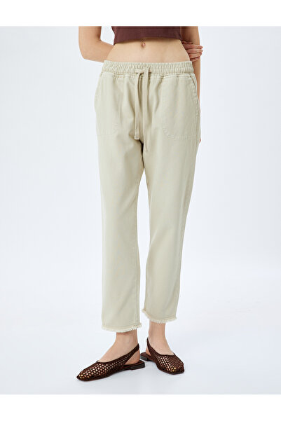 Koton Cep Detaylı Beli Bağcıklı Düz Paça Chino Pantolon