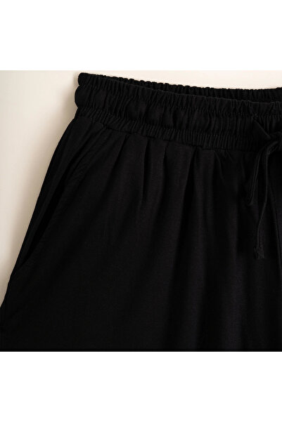 Penelope Baily Collection Black Women's Shorts S