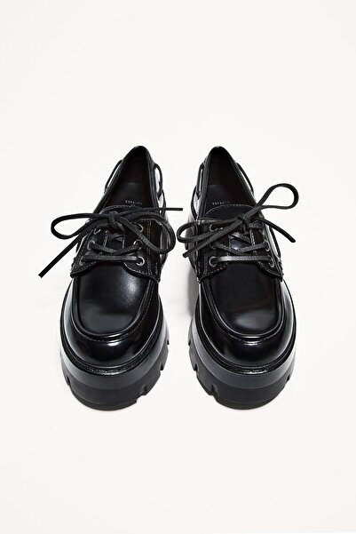 Bershka Kalın tabanlı tekne ayakkabısı