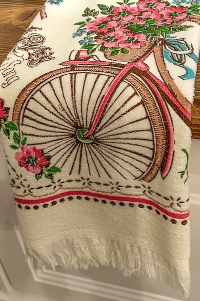 CNR Garden 40x60 Cm Printed Hand and Face Towel Set - Kitchen Towel, Wooden Base