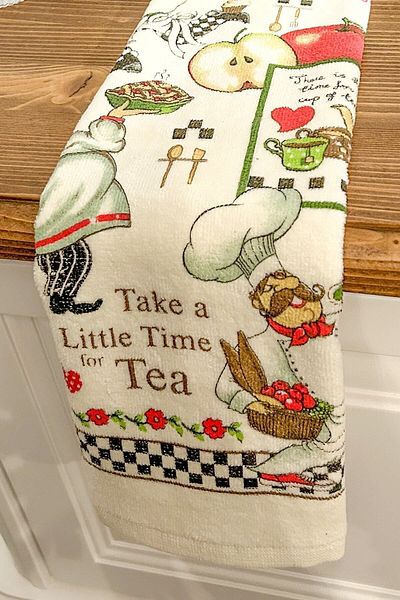 CNR Garden Printed Towel |   30X50 cm Hand and Face Towel Set |   Kitchen Towel |   Wooden Base