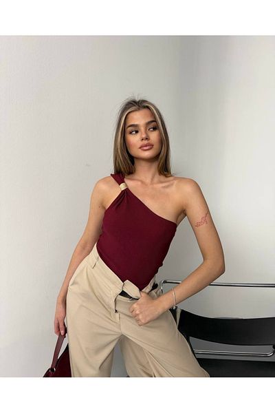 İLKCET MODA Tricou crop cu un singur umăr cu accesorii aurii