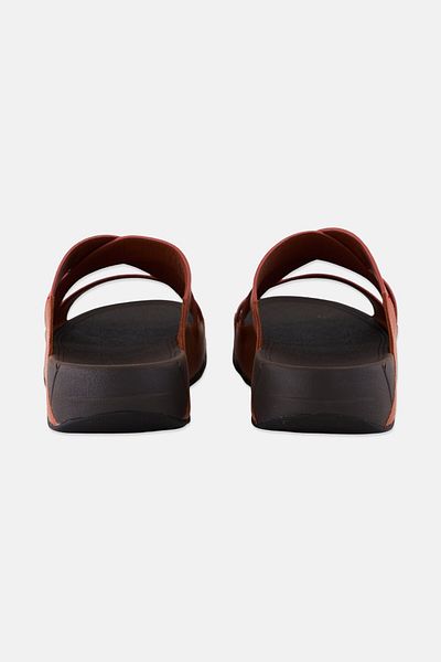 Fitflop شبشب تشي كروس ستراب سهل الارتداء للرجال، بني غامق