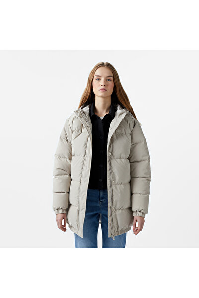 Lacoste Kadın Relaxed Fit Kapüşonlu Gri Şişme Mont