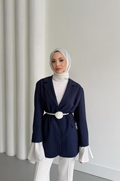 QUQA سترة بليزر نيلي - مخططة بأكمام طويلة