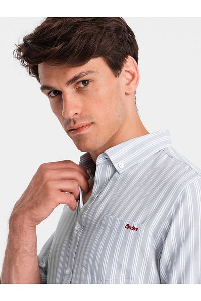 OMBRE Pánská košile REGULAR FIT v bílých proužcích s kapsou - šedá V1 OM-SHOS-0171 L