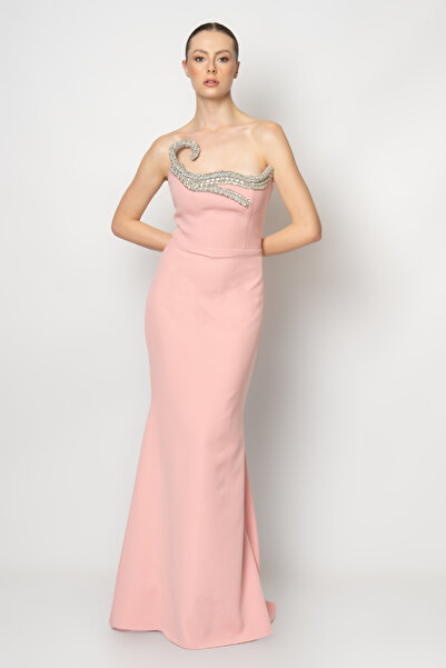 RENGIN Yakası şerit taş aksesuarlı straplez krep abiye elbise