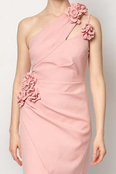 RENGIN Tek omzu ve beli çiçekli belden pileli krep abiye elbise