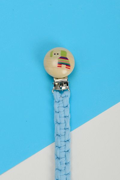 e&f Store Hand Knitted Natural Wooden Pacifier Holder - Elephant - Blue
