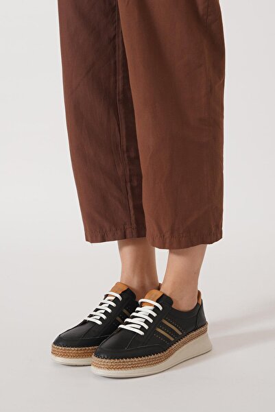 Moda Pie Kloret Yan Şeritli Hakiki Deri Kadın Ayakkabı Siyah