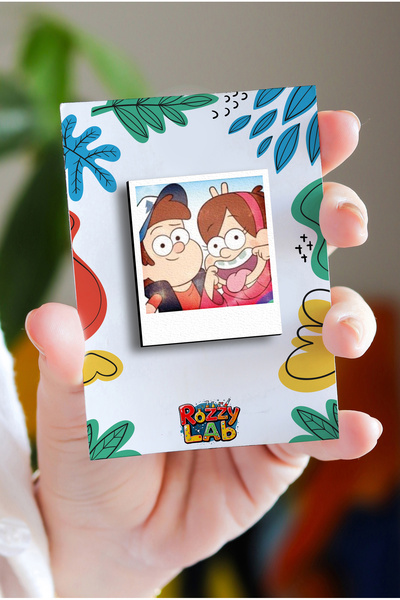 Rozzy Lab Gravity Falls Photo - Esrarengiz Kasaba Foto Pin - Rozet - Ahşap - Broş - Yaka Çanta Aksesuar