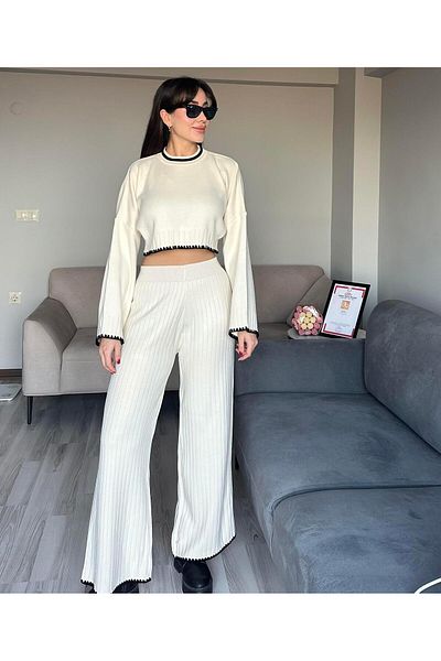 AB LOOKS Γυναικείο πλεκτό σετ εκρού - Χοντρό χειμωνιάτικο πουλόβερ και παντελόνι Palazzo