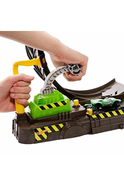 mattel Hot Wheels Monster Trucks Çemberde Yarış Seti Hbh70