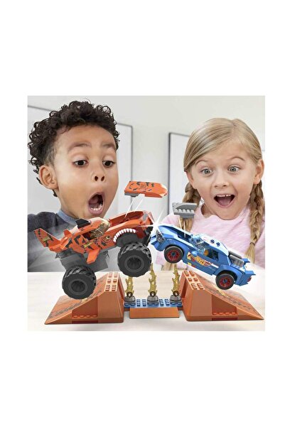 HOT WHEELS Mega Smash N Crash Tiger Shark Crash Track Hkf88