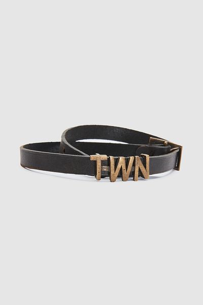 Twn سوار أسود