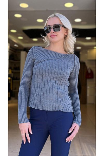 Unique Stylish Sweatshirt with Knitwear Collar