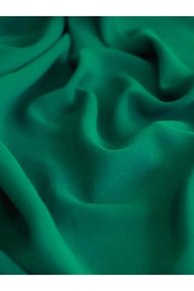 Parça Kumaş Dünyası Kumlu Krep Zümrüt Yeşil Rengindedir