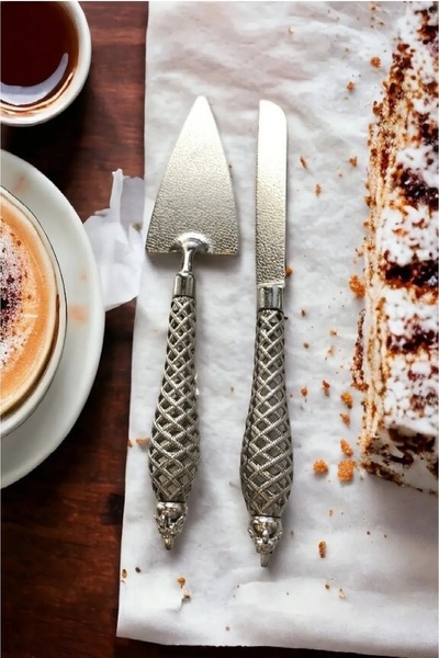 BİTERSE 2’li Lüks Gümüş Renk Spatula ve Bıçak Seti Pasta Kek Servis Sunum Seti