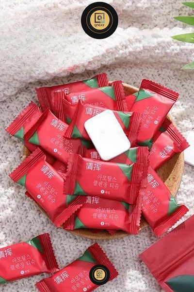 QNİAY Disposable Compressed 30Pcs Face Wipes Compact Mini Square Wipes Travel Towel