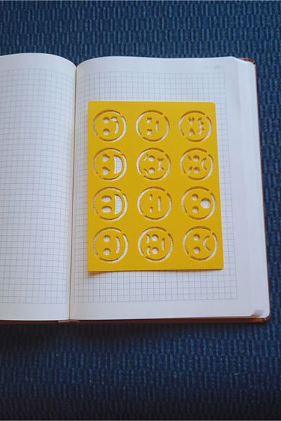 Karmelom Studio Face Expressions Template Ruler - Emotion Icons for Agenda and Notebook Designs