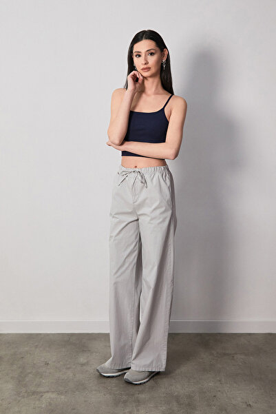 Fulla Moda Безшовний кроп-бюстгальтер на бретельках з шнурівкою