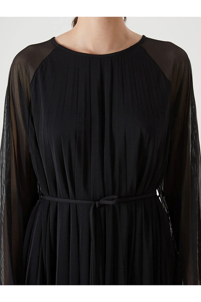 LC Waikiki Siyah Bisiklet Yaka Kadın Elbise