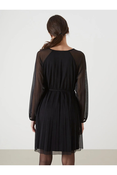 LC Waikiki Siyah Bisiklet Yaka Kadın Elbise