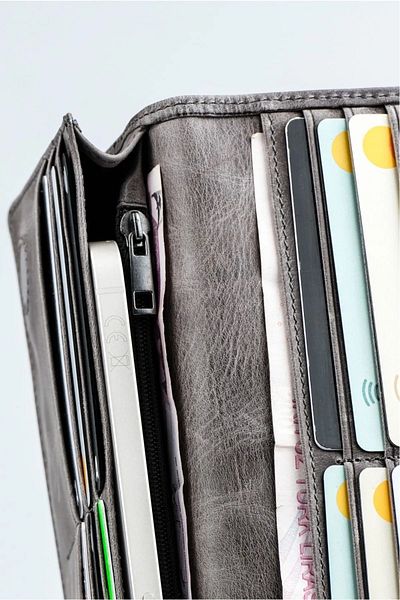 clawleather Leather Wallet with Phone Compartment