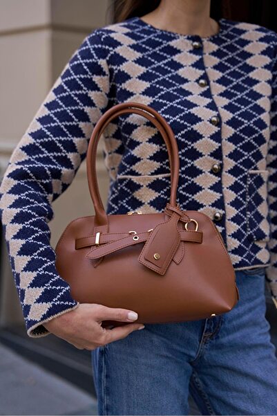 Madamra Barna női retro kézi és válltáska arany kiegészítőkkel