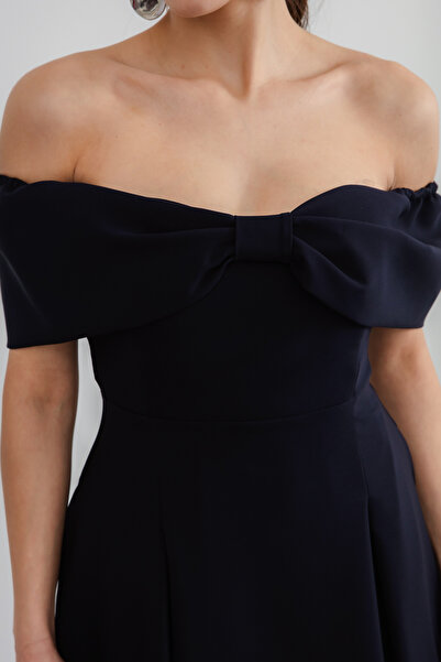 Lafaba Жіноча темно-синя сукня з деталями банта без бретелей та розкльошеною спинкою