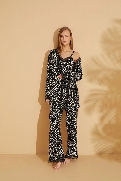 Pijamarket Lace Detailed 3-Piece Women's Pajamas Set with Dressing Gowns