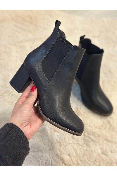 Pine Cone Black Heeled Women's Boots