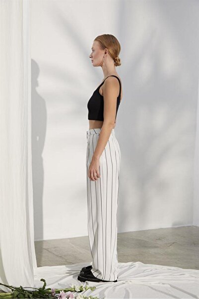 Naar Women's Wide Leg Wide Cut Regular Waist Ecru Trousers NAAR81204-EKRU