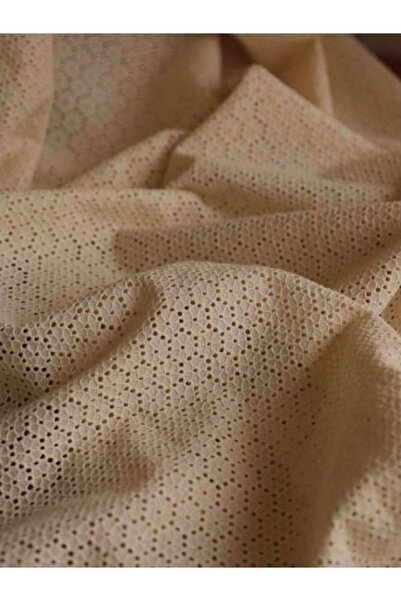 Parça Kumaş Dünyası Pamuk Fisto %100 Minik Çiçek Desenli Çok şık Krem Renktedir