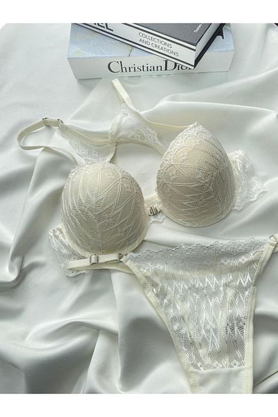 SATTENS Butterfly Detail on the Back Front Opening Clip-On Padded Bra Underwear Set