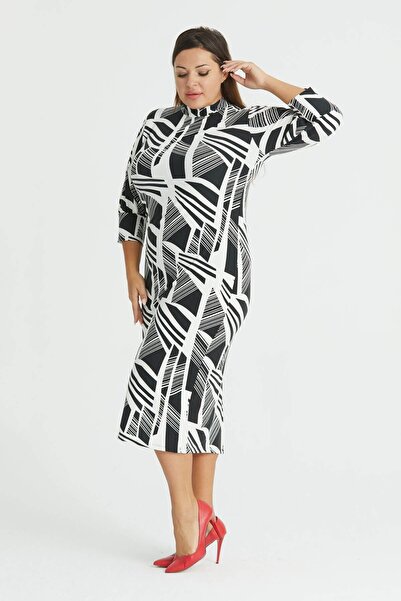 Mooi XXL Kadın Siyah Beyaz Geometrik Çizgi Desen Yarım Balıkçı Yaka Büyük Beden Yırtmaçlı Esnek Süet Elbise