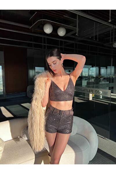 TamSeninTarzin Erika Kemer Aksesurlı Pul İşlemli Crop Şort Takım