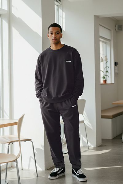 Trendyol Collection Anthrazitfarbenes Oversize-Sweatshirt- und Jogginghosen-Set mit Textdruck – TMNAW24EM00004