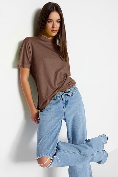 Trendyol Collection Világosbarna állógallér 100% pamut póló - TWOAW20TS0096