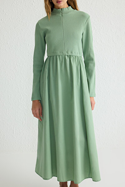 Trendyol Modest Χακί Πλεκτό Φόρεμα με φερμουάρ TCTSS25EB00047