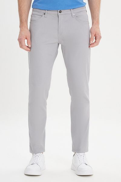AC&Co / Altınyıldız Classics Graue Slim Fit-Hose mit 360-Grad-Stretch in allen Richtungen und diagonalem Stretchmuster für Herren