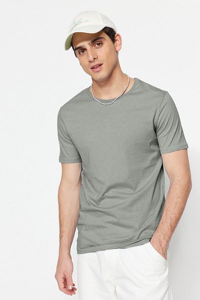Trendyol Collection Graues Slim/Fit-T-Shirt aus 100 % Baumwolle mit Rundhalsausschnitt TMNSS19BO0001