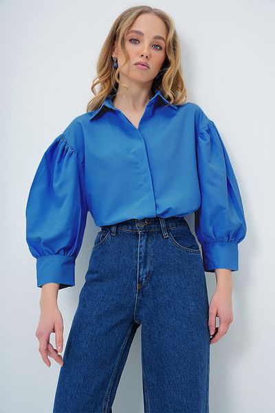 Trend Alaçatı Stili Damen-Popeline-Hemd in Pilotenblau mit Ballonärmeln ALC-X9654