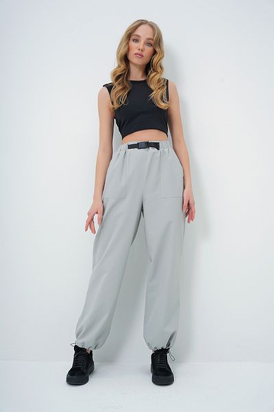 Trend Alaçatı Stili Graue Damen-Jogginghose mit doppelter Tasche, elastischem Bund und detailliertem Sommer-Jogginghose ALC-X13627