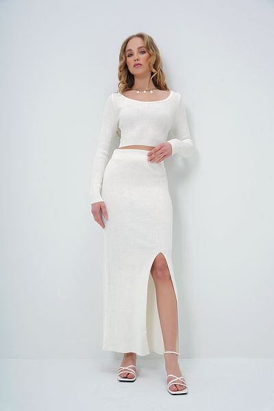 Trend Alaçatı Stili Ecru Women &Apos; S Set - Wide Collar, Long Sleeve, Crop Sweater and Slit Skirt Alc-X13601