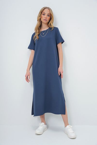 Trend Alaçatı Stili Damen-Strickkleid in Indigo mit Rundhalsausschnitt, kurzen Ärmeln und Schlitz ALC-X13571